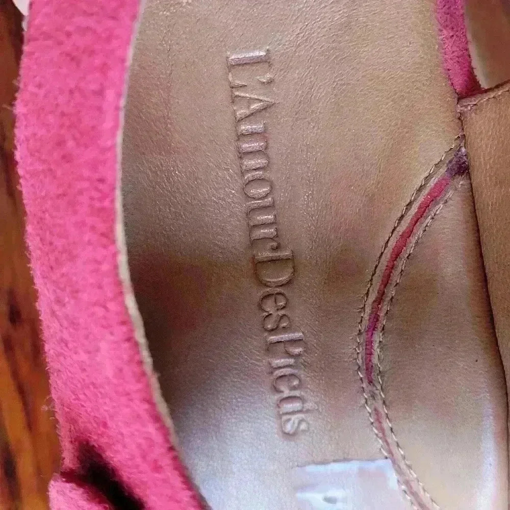 L'AmourDesPieds Collection Womens Red Suede Sandals Open Toe 9.5 Velcro Attached - Picture 2 of 10